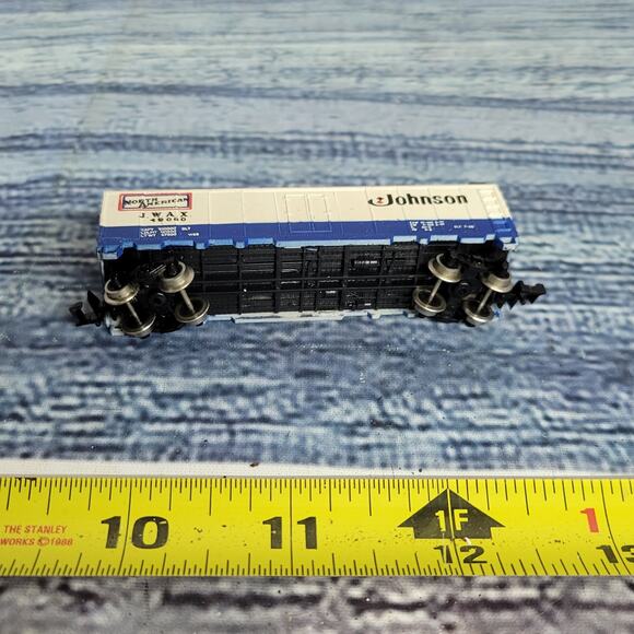 Vintage N scale North American Johnson boxcar train car red, white, and blue - Picture 8 of 8
